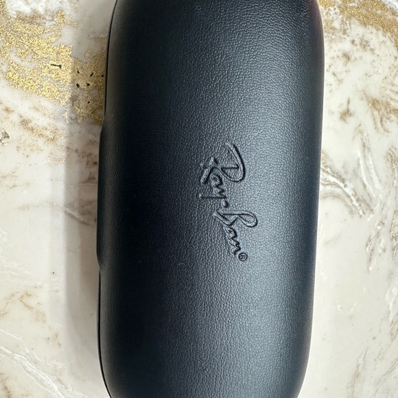 New Ray Ban Smart Sunglasses (camera) - Picture 4 of 4